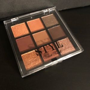 STYL hypnotic eyes eyeshadow palette
